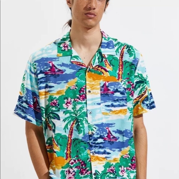 UO Painted Paradise Rayon Short Sleeve Button-Down Shirt - Picture 2 of 5